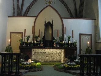 Цветы в соборе Святого Иакова в Риге.