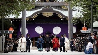 Министр Японии посетила храм Ясукуни, сч