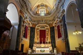 Торжественно открыт и освящен Собор был 