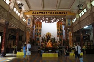 Величественный зал главного святилища от