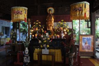 Алтарь малого храма.