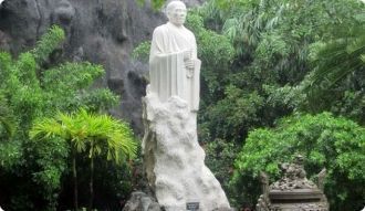 На территории пагоды всё очень красиво и