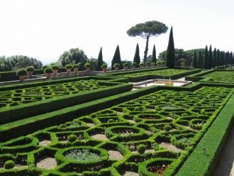 Загадочными сады Ватикана можно назвать 