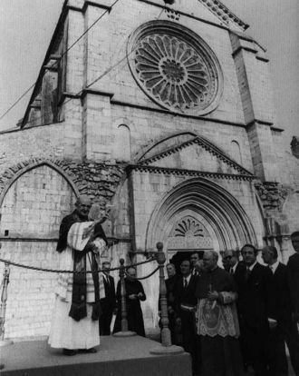 Павел VI (в честь которого назван зал ау