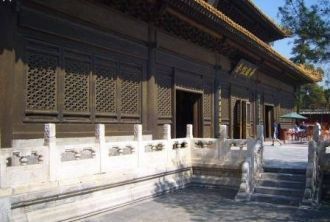 Зал Daci Zhenru (大慈真如殿 - dàcízhēnrúdiàn)