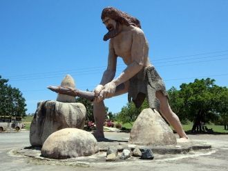 Кроманьонец за работой.