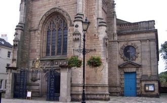 Этот маленький храм является официальной