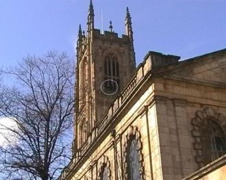 Готический стиль башни, является характе