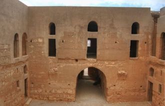 Это сравнительно небольшой охотничий дво