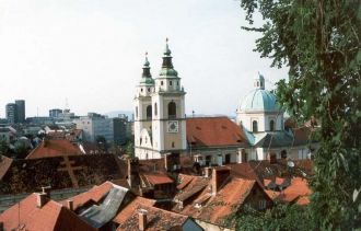 Здесь также проводятся церемонии бракосо