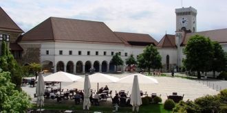 С XIV века замок перешел во владение Габ