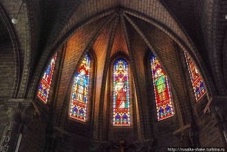 Внутри собор кажется просто огромным. Ка