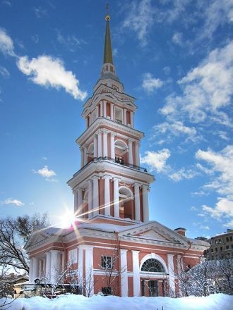 В 1723 году появилось многоярусное дерев