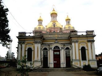 Сейчас Крестовоздвиженский собор действу