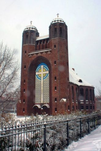 Крестовоздвиженский собор зимой