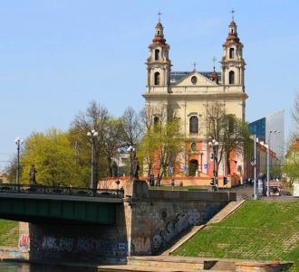 В целом, архитектура храма относится к с