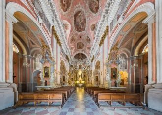 Костел Святой Терезы, Вильнюс, интерьер.