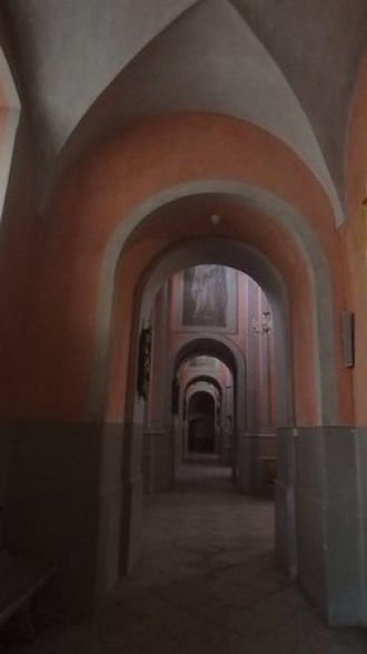 Внутри Костла Святой Терезы.