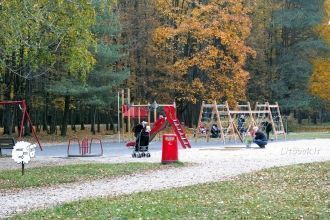 Он расположен в самом центре города, а т