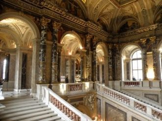 Лестницы в музее изобразительного искусс