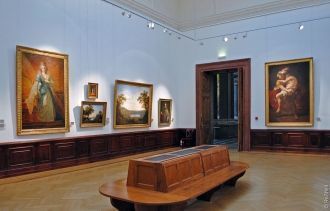 Значительная часть его экспонатов впосле