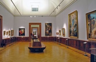 Наибольшее число ценных экспонатов посту