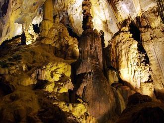 Древние пещеры Ниах.