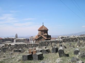 По причине сохранившегося черепичного по