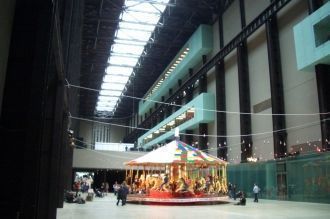 Внутри галереи Тейт.