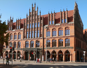 Немецкое название ратуши – Altes Rathaus
