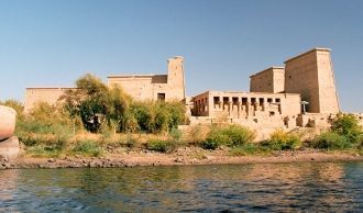 В августе и сентябре, для того чтобы изб