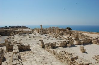 Также в районе святилища можно обнаружит