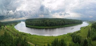 Заповедник охватывает живописное озеро Ж