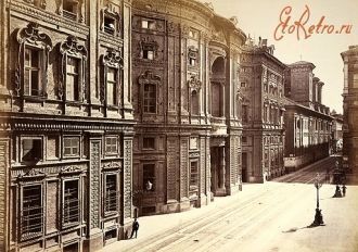 В связи с тем, что здание оказалось мало