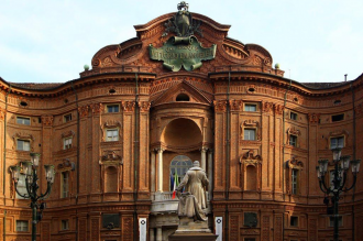 В числе других резиденций Савойского дом