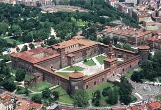Сегодня, когда Кастелло Сфорцеско полнос