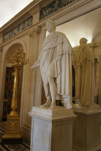 Оформление интерьера свидетельствует, чт