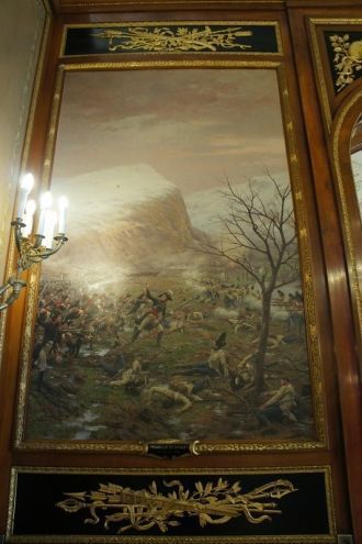 Напоминания о военных подвигах предков.