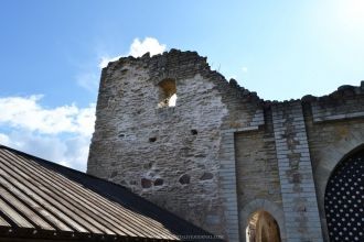 Замок Раквере находится в одноименном го