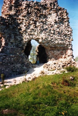 Максимальная высота сохранившихся стен в