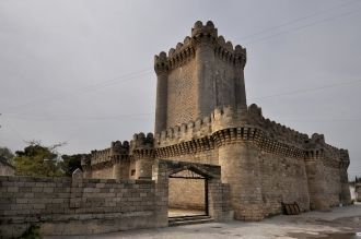 Четырёхугольный замок (Мардакян)