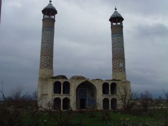 Агдамская мечеть была основана в 1870 го