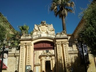 Музей расположен во дворце XVIII века, п