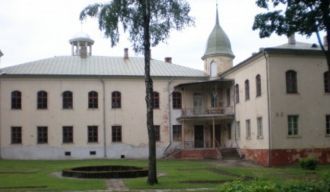 Во время первой республики в нём размеща