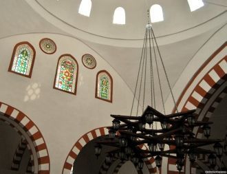 Интерьер мечети Джума-Джами.