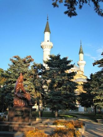 Мечеть Джума-Джами или Хан-Джами воздвиг