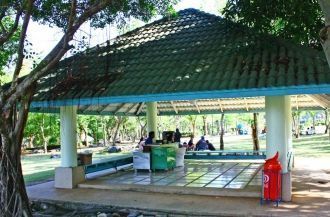 Беседки для медитации и отдыха.