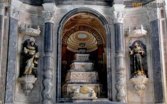 Внутренняя отделка церкви Сан-Франсишку 