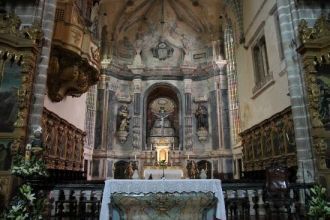 Алтарь. Церковь Сан-Франсишку. Эвора.