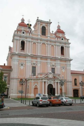 Главный фасад костела св. Казимира.
